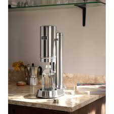 Should the Water Be Cold Before Carbonating? The Cold Truth